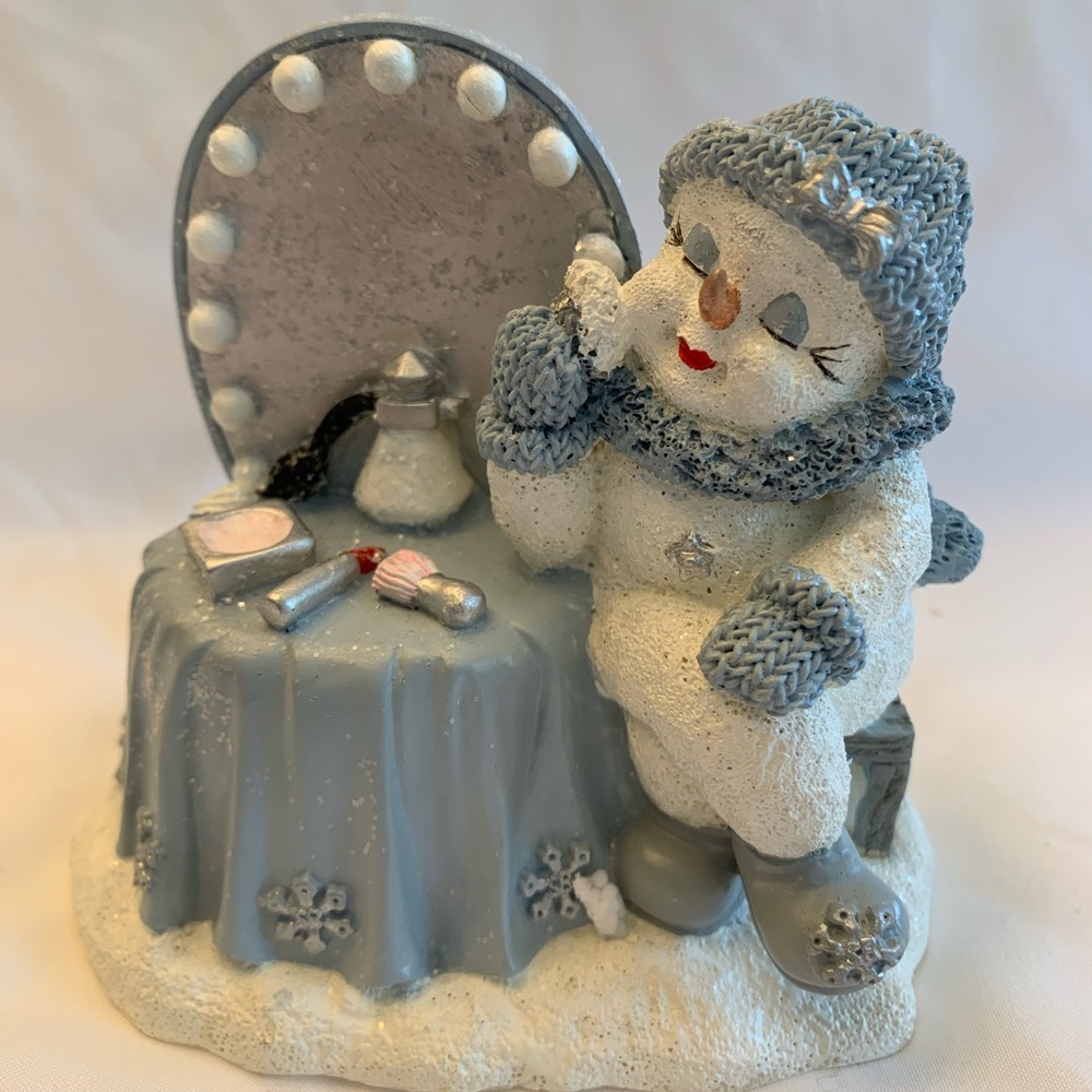 2001 The Encore Group Snowbuddies Miss Thing Vanity Snowman Figurine 3”T…